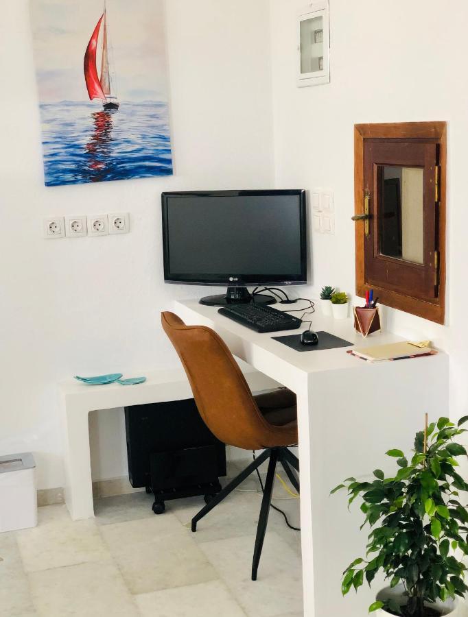 Oasis Studios 米科利维亚 外观 照片